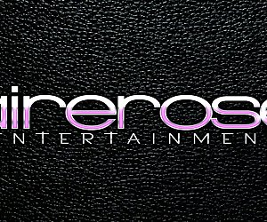Airerose पतला किशोर कुछ शरारती समलैंगिक मज़ा के लिए साबुन का झाग
