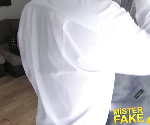 Misterfake धन का प्रलोभन बहुत ज्यादा के लिए tattood साबित होता है
